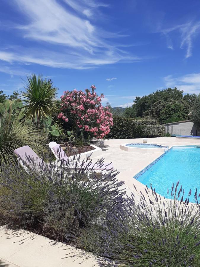 Gite Provencal Independant Avec Piscine Chauffee : Le Suy Bien Flayosc Exterior photo